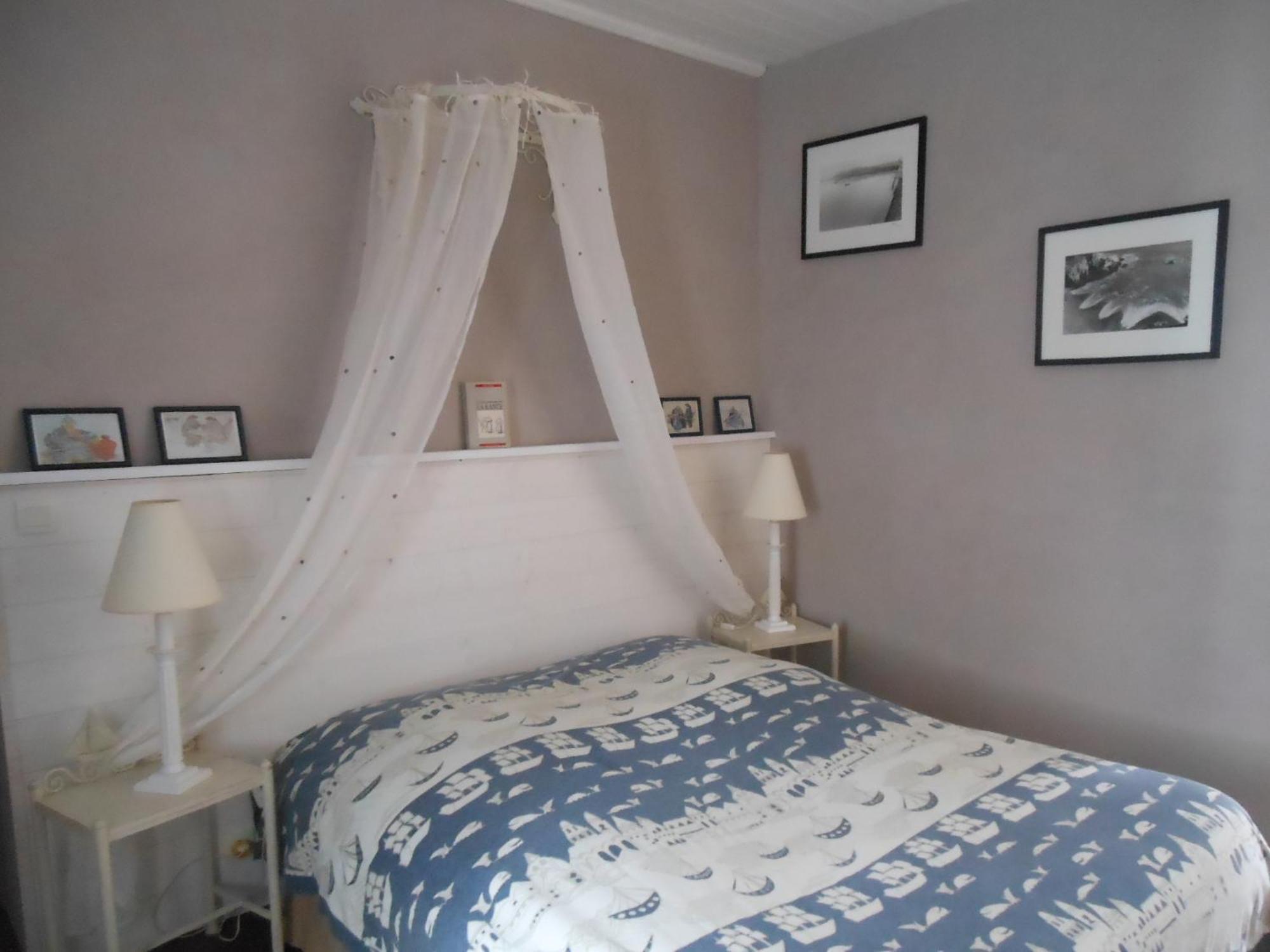 Bed and Breakfast Le Jardin A Mordreuc Pleudihen-sur-Rance Pokoj fotografie