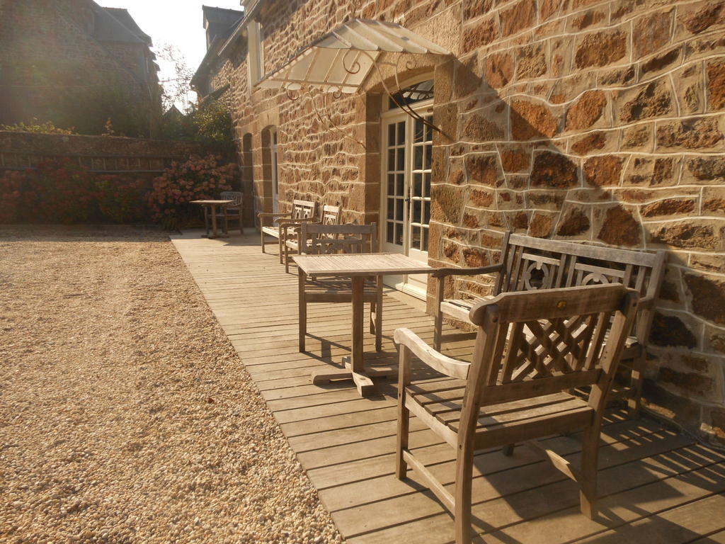 Bed and Breakfast Le Jardin A Mordreuc Pleudihen-sur-Rance Exteriér fotografie